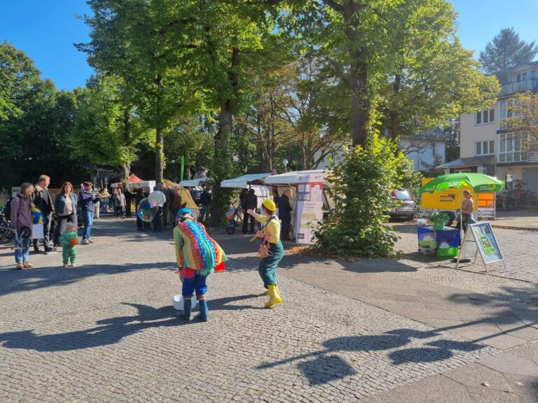 Gelungene Premiere: Erste Energiemesse der GRÜNEN Reinickendorf in Hermsdorf stößt auf großes Interesse